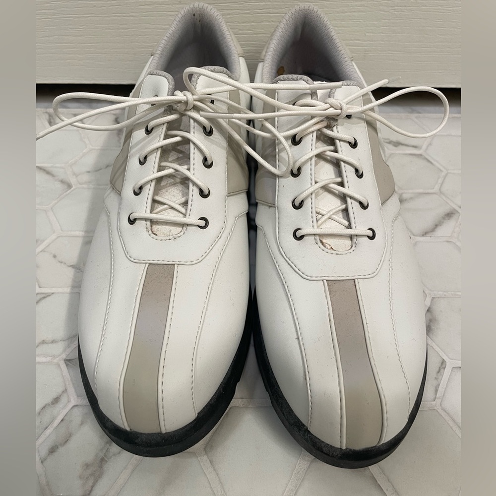 NWOT white and taupe Callaway Golf CG Sport women’s golf shoes, size US 8.5
